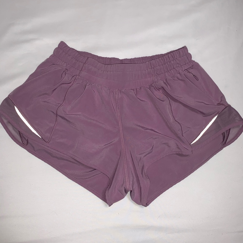 LuluLemon Hotty Hot Short 2.5”